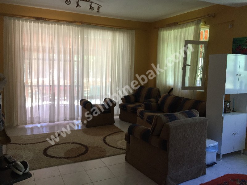 İzmir Dikili'de Site İçinde Bahçeli Havuzlu Kiralık Dublex Villa