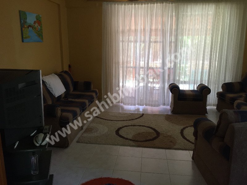 İzmir Dikili'de Site İçinde Bahçeli Havuzlu Kiralık Dublex Villa