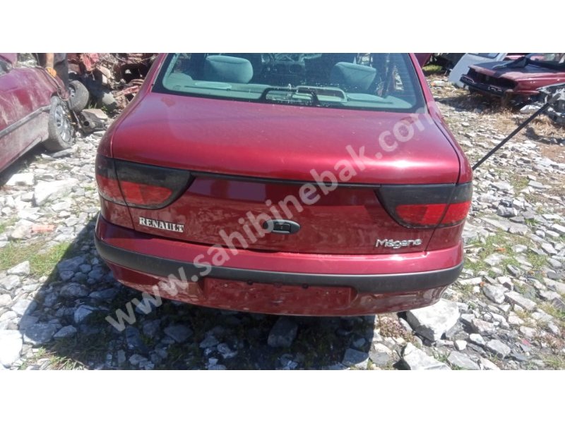 Megane 1 bagaj kapağı