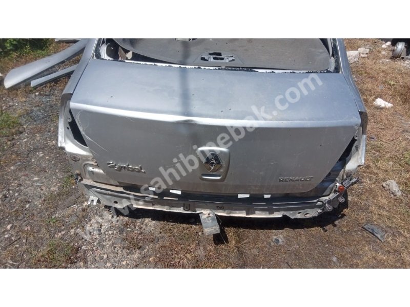 Clio bagaj kapağı