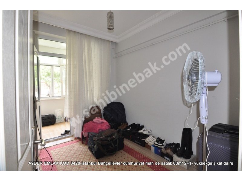 İstanbul Bahçelievler Cumhuriyet Mah. 80 m2 Satılık 2+1 Yüksek Giriş Daire