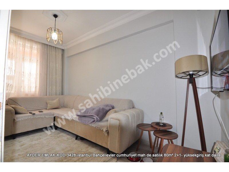 İstanbul Bahçelievler Cumhuriyet Mah. 80 m2 Satılık 2+1 Yüksek Giriş Daire