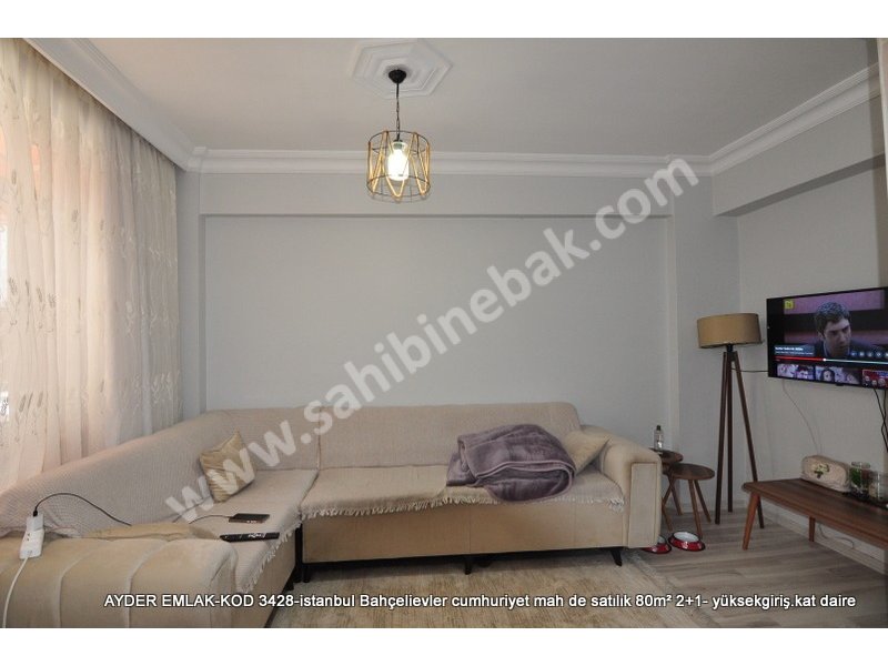 İstanbul Bahçelievler Cumhuriyet Mah. 80 m2 Satılık 2+1 Yüksek Giriş Daire