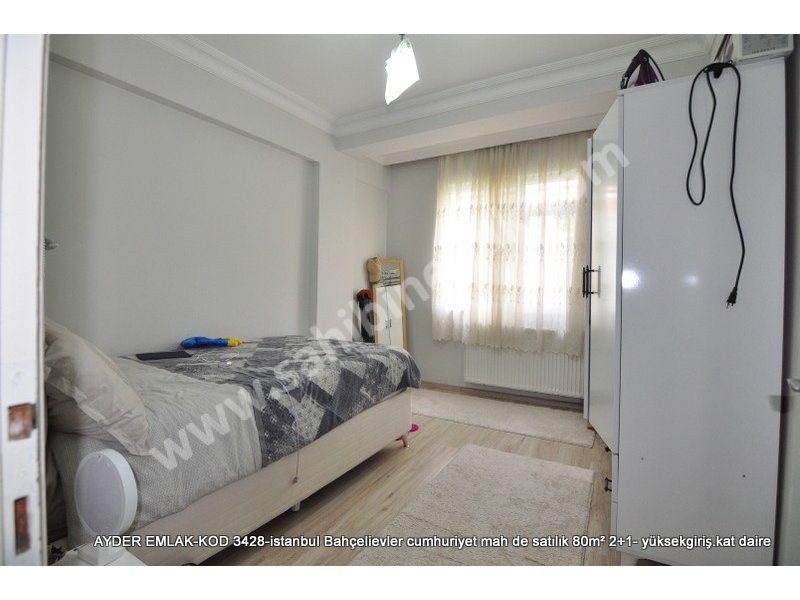 İstanbul Bahçelievler Cumhuriyet Mah. 80 m2 Satılık 2+1 Yüksek Giriş Daire