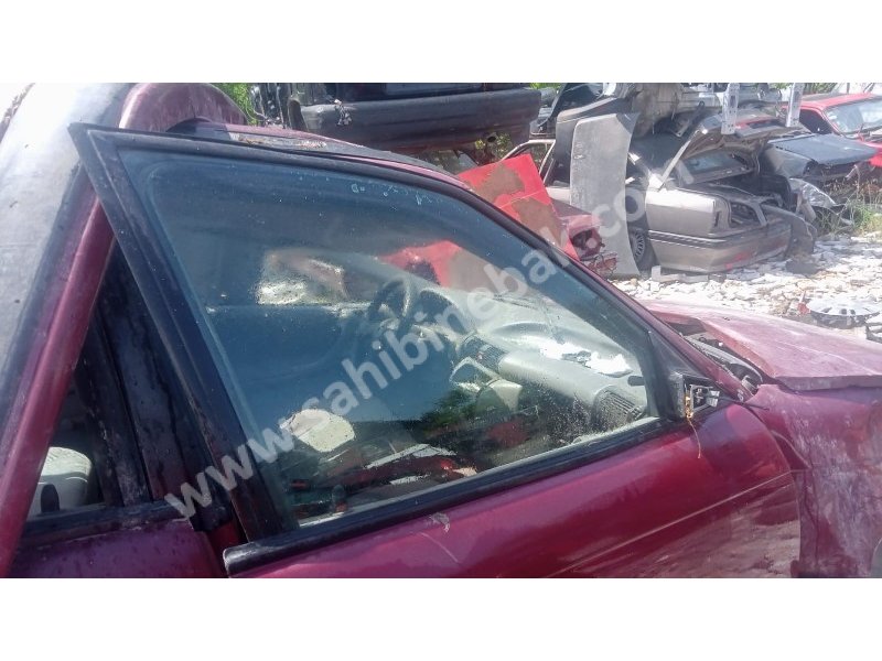 Opel Astra f sağ ön kapı camı