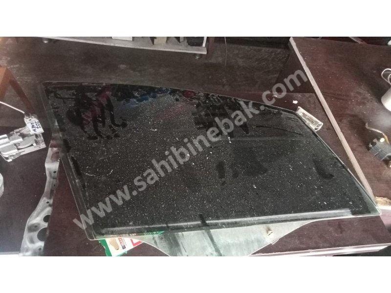 Pejo 307 sağ ön kapı camı orjinal