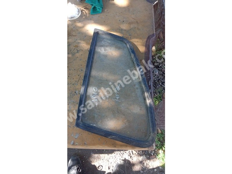 Fiat uno sol arka kelebek cam