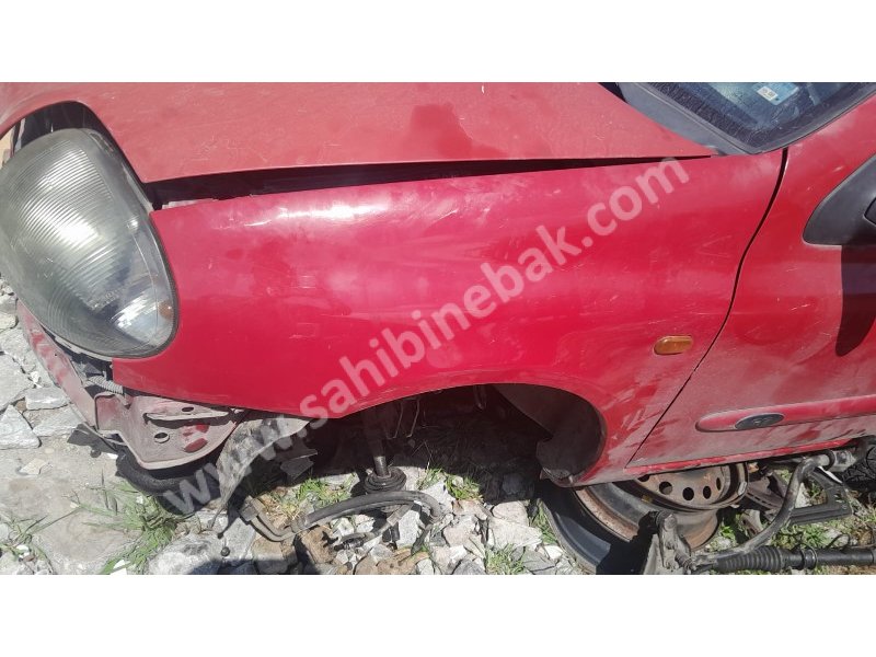 Clio 2 hb sol ön çamurluk