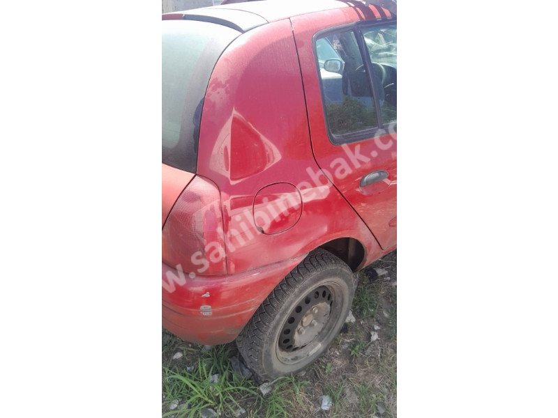 Clio 2 hb sag arka camurluk kesme