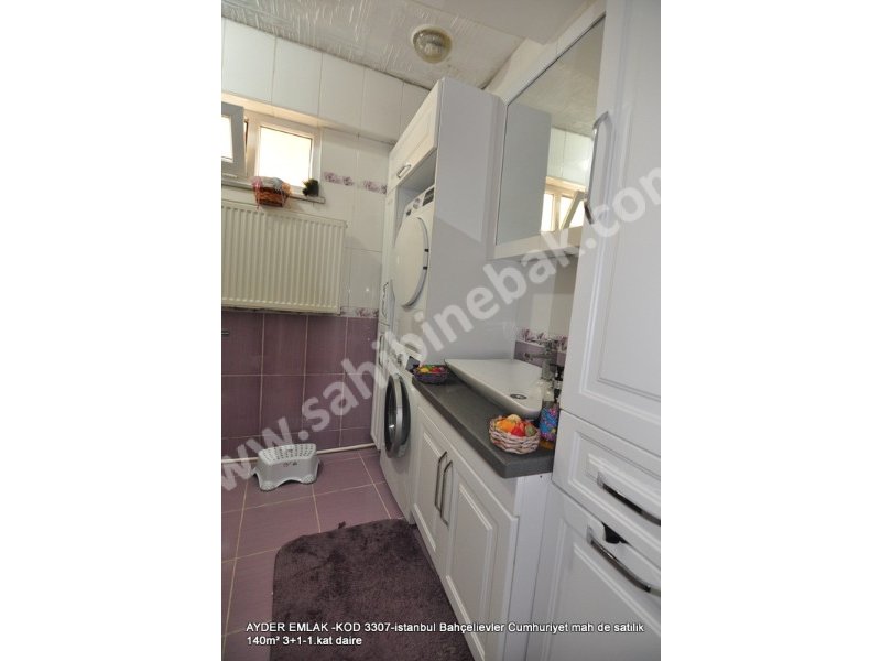 İstanbul Bahçelievler Cumhuriyet Mah. Satılık 1.Kat 3+1 Daire 140 m2