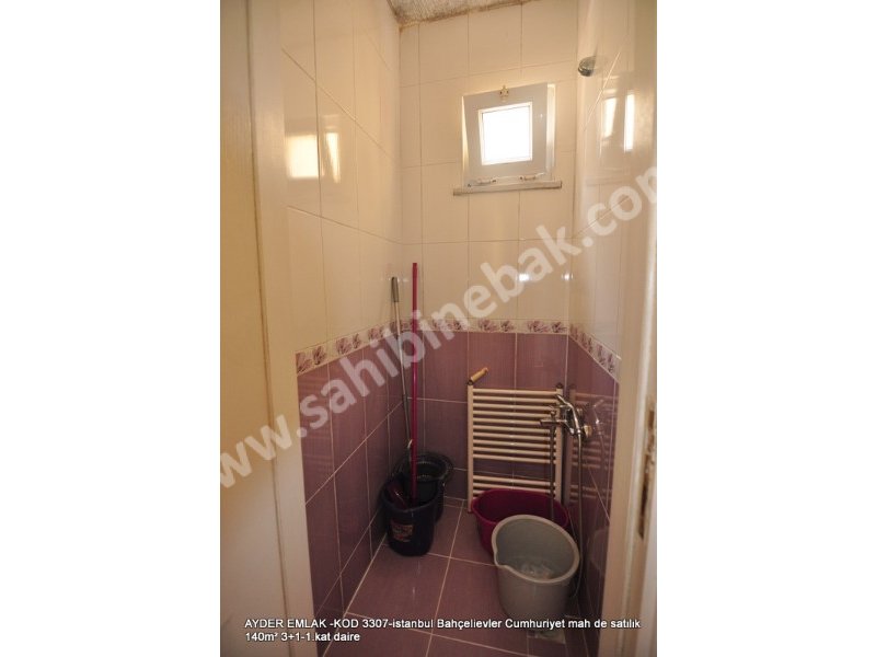 İstanbul Bahçelievler Cumhuriyet Mah. Satılık 1.Kat 3+1 Daire 140 m2