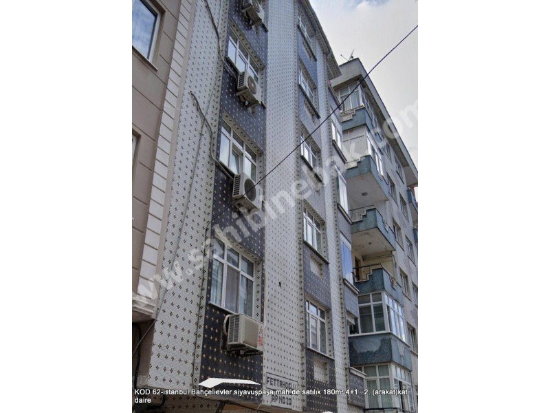 İstanbul Bahçelievler Siyavuşpaşa Mh. Satılık 2.Kat 4+1 Arakat 180 m2 Daire