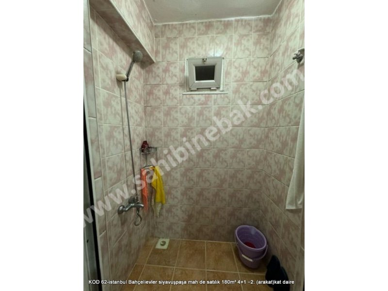 İstanbul Bahçelievler Siyavuşpaşa Mh. Satılık 2.Kat 4+1 Arakat 180 m2 Daire