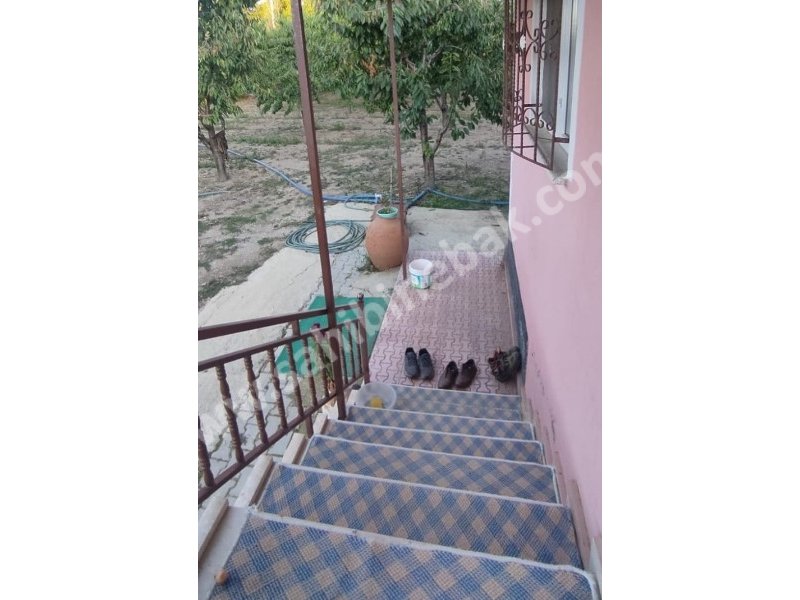 ISPARTA ŞARKİKARAAĞAÇ YUKARIDİNEK KÖYÜ KURUÇAY MEVKİİNDE SATILIK 7984 M2 BAHÇE