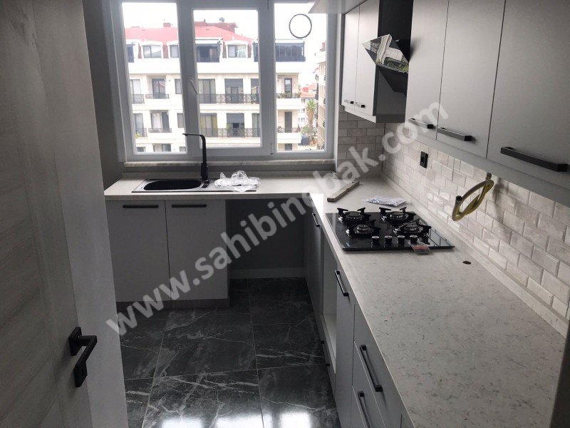 ROSADAN MALTEPE ÇARŞI İÇİNDE KİRALIK OFİS
