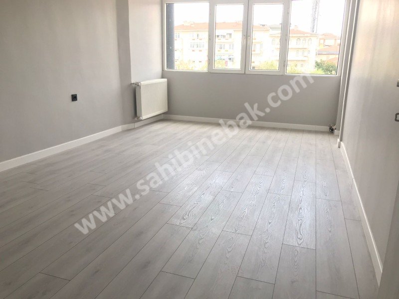 ROSADAN MALTEPE ÇARŞI İÇİNDE KİRALIK OFİS