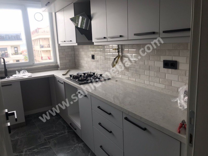 ROSADAN MALTEPE ÇARŞI İÇİNDE KİRALIK OFİS