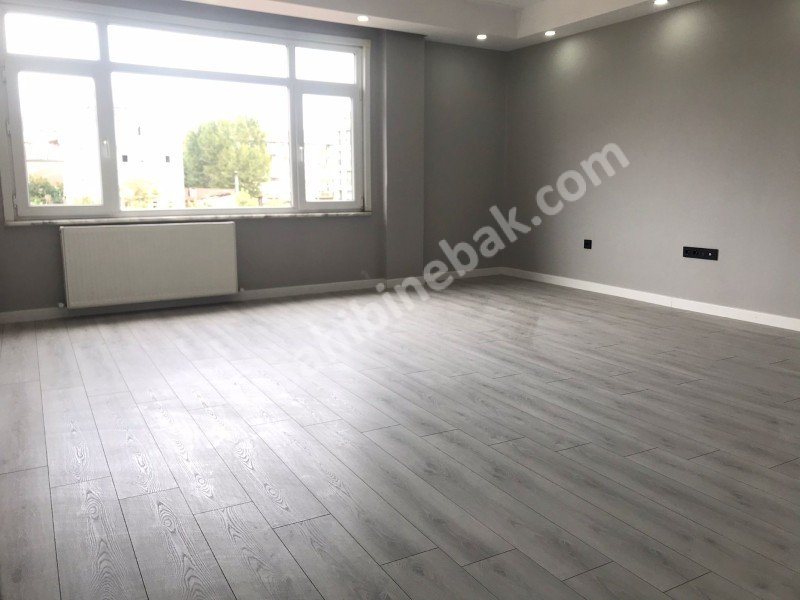 ROSADAN MALTEPE ÇARŞI İÇİNDE KİRALIK OFİS