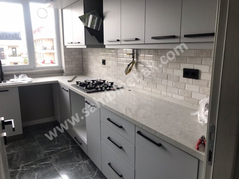 ROSADAN MALTEPE ÇARŞI İÇİNDE KİRALIK OFİS