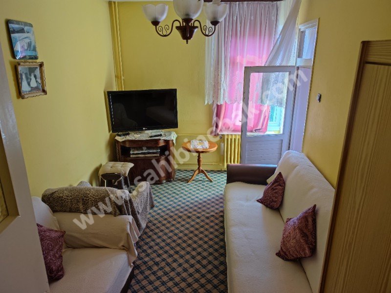 ROSA DAN KADIKÖY ACIBADEMDE ACİL SATILIK 2.KAT 3+1 125 M2 DAİRE