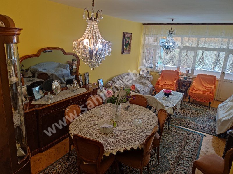 ROSA DAN KADIKÖY ACIBADEMDE ACİL SATILIK 2.KAT 3+1 125 M2 DAİRE