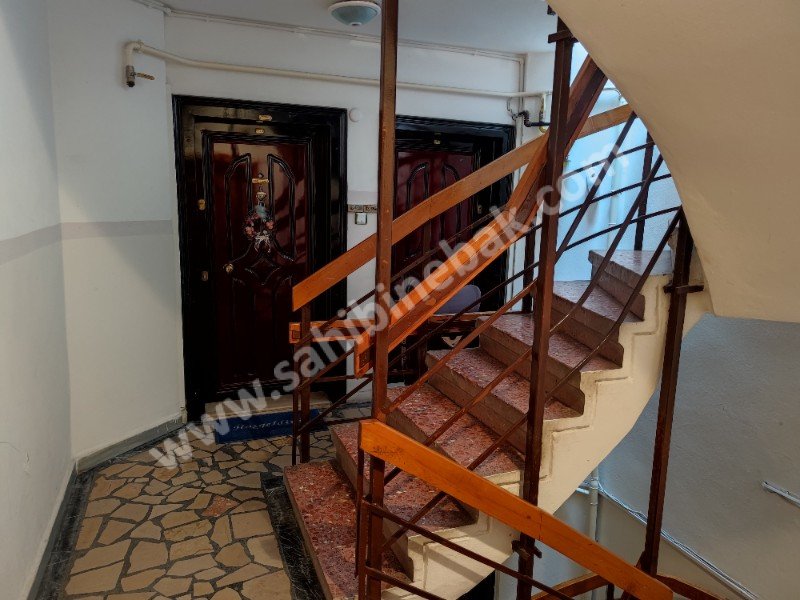 ROSA DAN KADIKÖY ACIBADEMDE ACİL SATILIK 2.KAT 3+1 125 M2 DAİRE
