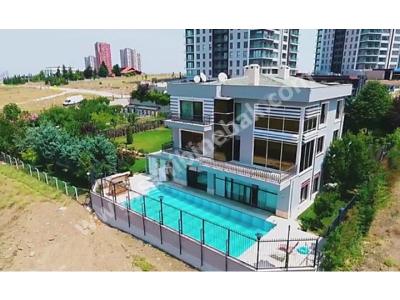 İNCEKTE 3 KATLI 8+2 2 MUTFAK HAVUZLU ASANSÖRLÜ SAUNA HAMAMLI KİRALIK VİLLA