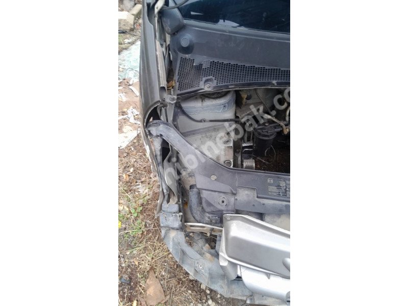 Renault Master 3 sağ podya yedek parça