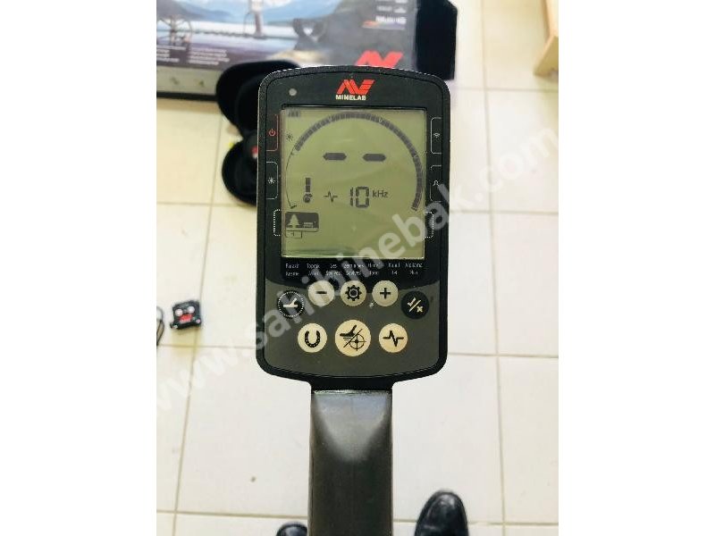  Minelab Equinox 800..