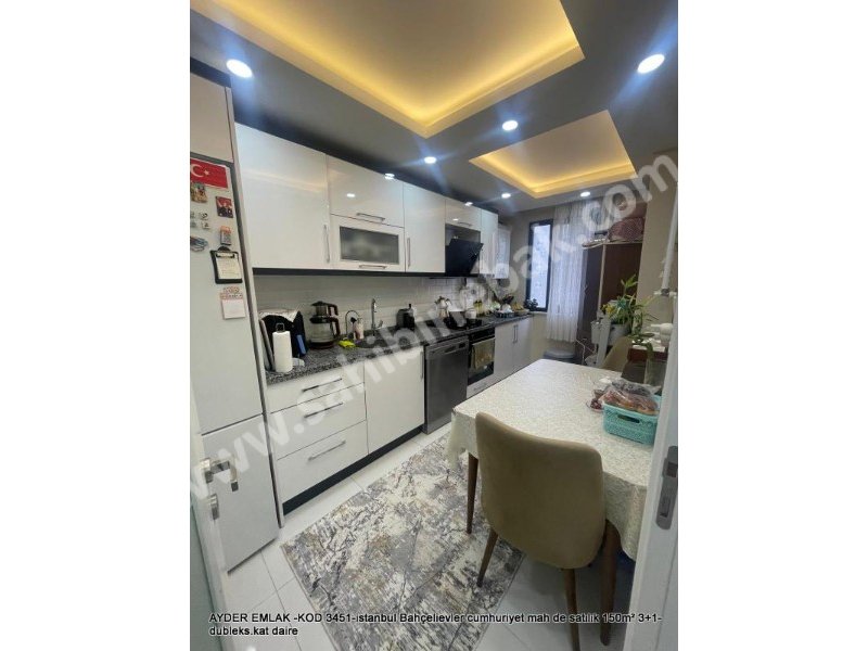 İstanbul Bahçelievler cumhuriye Mh. satılık 150 m2 3+1 dubleks.kat daire