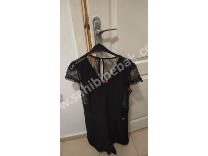 GUESS MARKA ZARİF DANTELLİ ŞORTLU ABİYE TULUM TAKIM 1600 TL