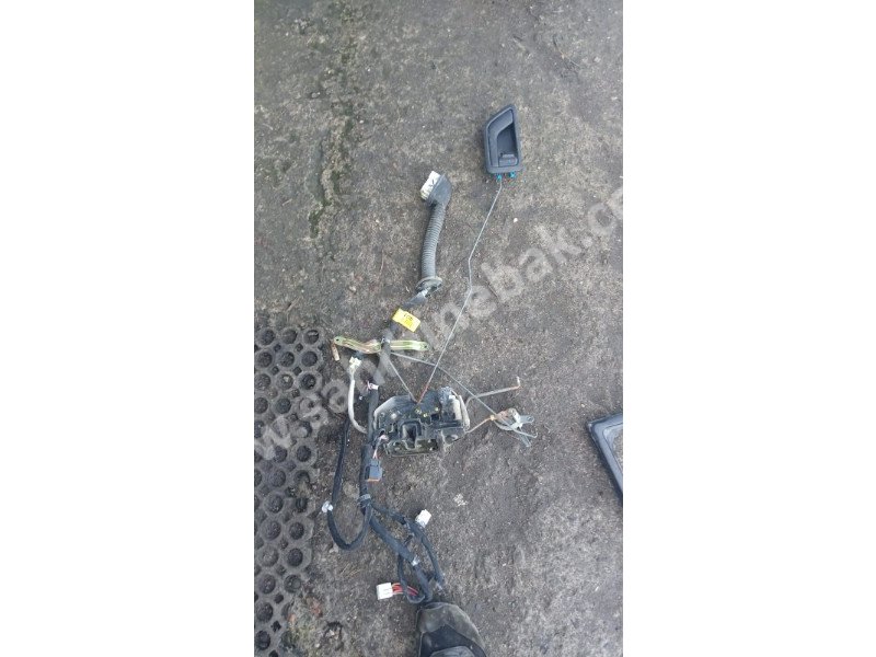 Hyundai sağ ön kapı kilidi orjinal mobis yedek parça