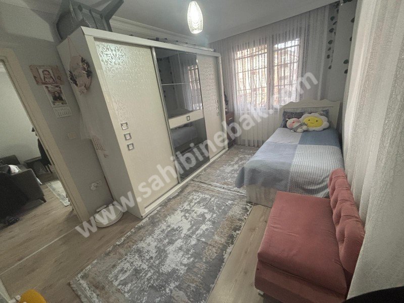 İstanbul Bahçelievler cumhuriyet mah de satılık 88m² 2+1- yüksekgiriş.kat daire