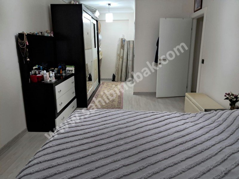 ALTINDAĞ GÜNEŞEVLERDE SİTE İÇİNDE SATILIK 4+1 DAİRE