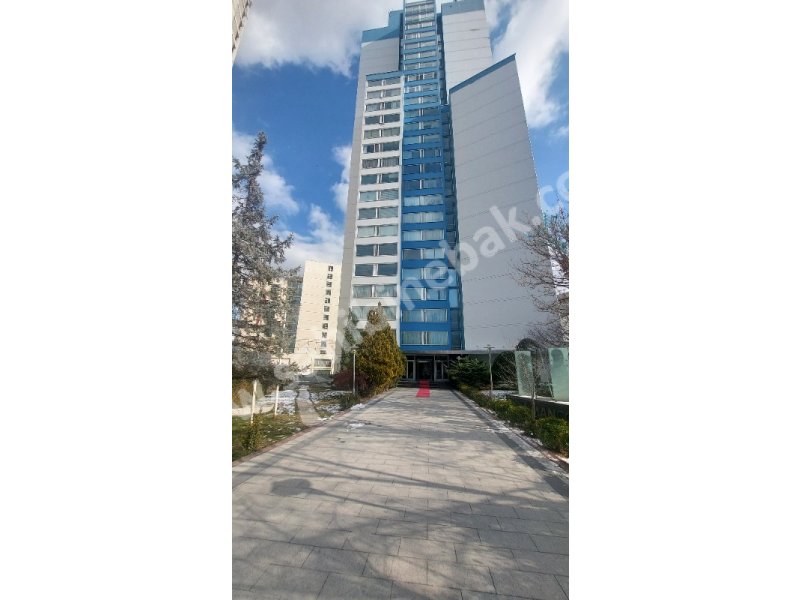 AKMAN PLAZADA 1+1 ARA KAT İSTER OFİS İSTER KONUT KULLANIMINA UYGUN KİRALIK MÜLK