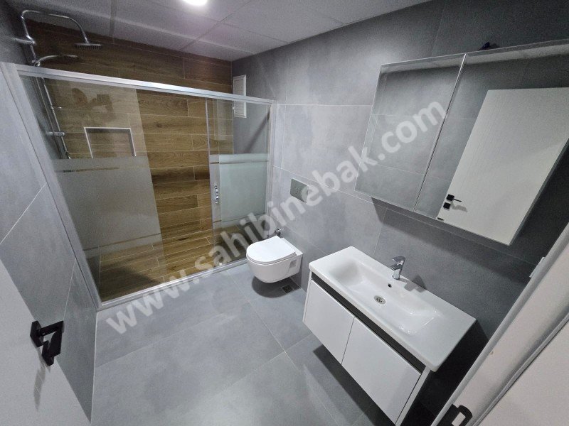 ESKİŞEHİR AŞAĞISÖĞÜTÖNÜ MAHALLESİNDE SATILIK 4+1 200 m2 SIFIR DAİRE