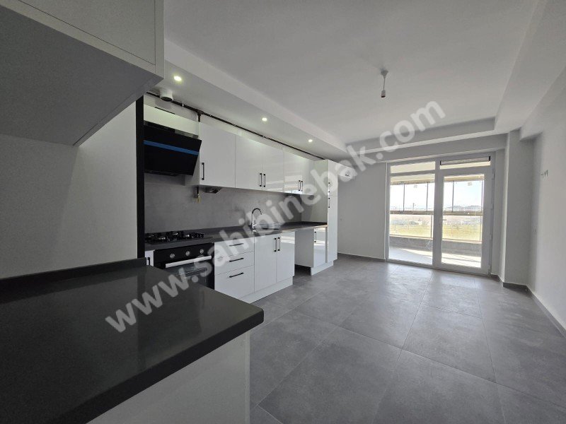 ESKİŞEHİR AŞAĞISÖĞÜTÖNÜ MAHALLESİNDE SATILIK 4+1 200 m2 SIFIR DAİRE