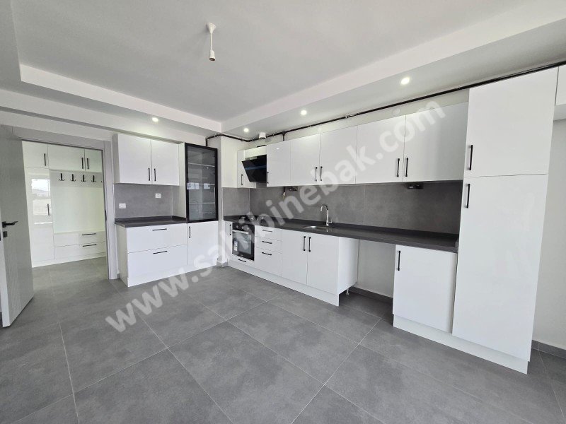 ESKİŞEHİR AŞAĞISÖĞÜTÖNÜ MAHALLESİNDE SATILIK 4+1 200 m2 SIFIR DAİRE