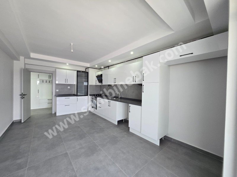 ESKİŞEHİR AŞAĞISÖĞÜTÖNÜ MAHALLESİNDE SATILIK 4+1 200 m2 SIFIR DAİRE
