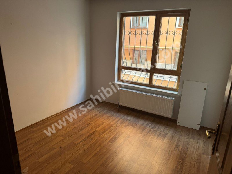 ALTINDAĞ GÜNEŞEVLERDE KİRALIK 3+1 YÜKSEK GİRİŞ YAPILI DAİRE