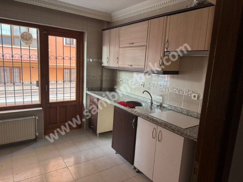 ALTINDAĞ GÜNEŞEVLERDE KİRALIK 3+1 YÜKSEK GİRİŞ YAPILI DAİRE