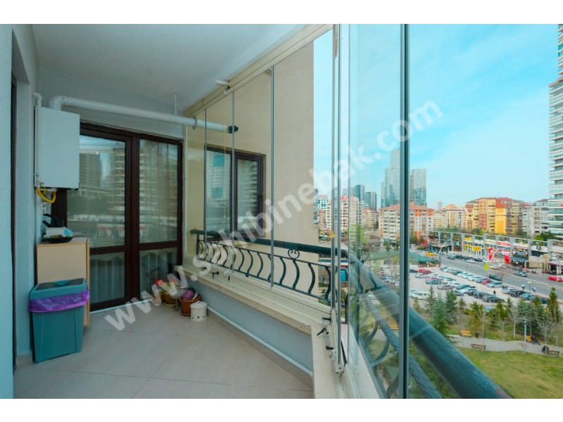 ÇUKURAMBARDA HARİKA KONUMDA ARA KAT PARK VE ŞEHİR MANZARALI 4+1 DAİRE