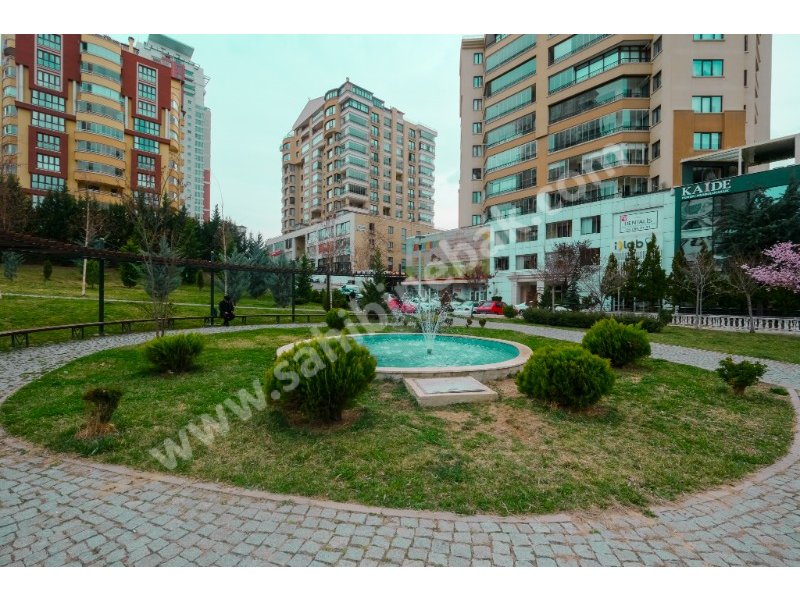 ÇUKURAMBARDA HARİKA KONUMDA ARA KAT PARK VE ŞEHİR MANZARALI 4+1 DAİRE