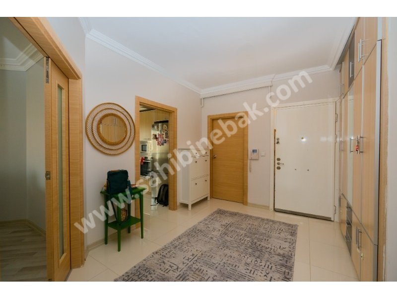 ÇUKURAMBARDA HARİKA KONUMDA ARA KAT PARK VE ŞEHİR MANZARALI 4+1 DAİRE