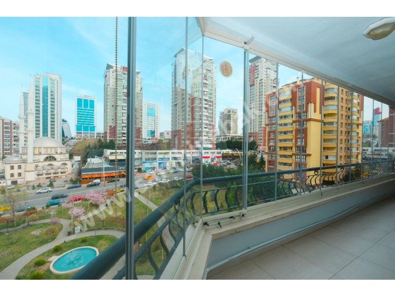 ÇUKURAMBARDA HARİKA KONUMDA ARA KAT PARK VE ŞEHİR MANZARALI 4+1 DAİRE