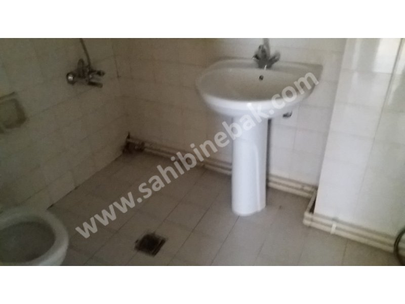 TÜRKİŞ BLOKLARI 2+L SALON 3.KAT YAPILI KİRALIK DAİRE