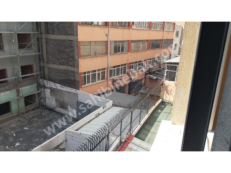 ULUS'DA İŞ MERKEZİNDE KİRALIK 4. KAT 70M2 WCLİ MUTFAKLI ASANSÖRLÜ OFİS