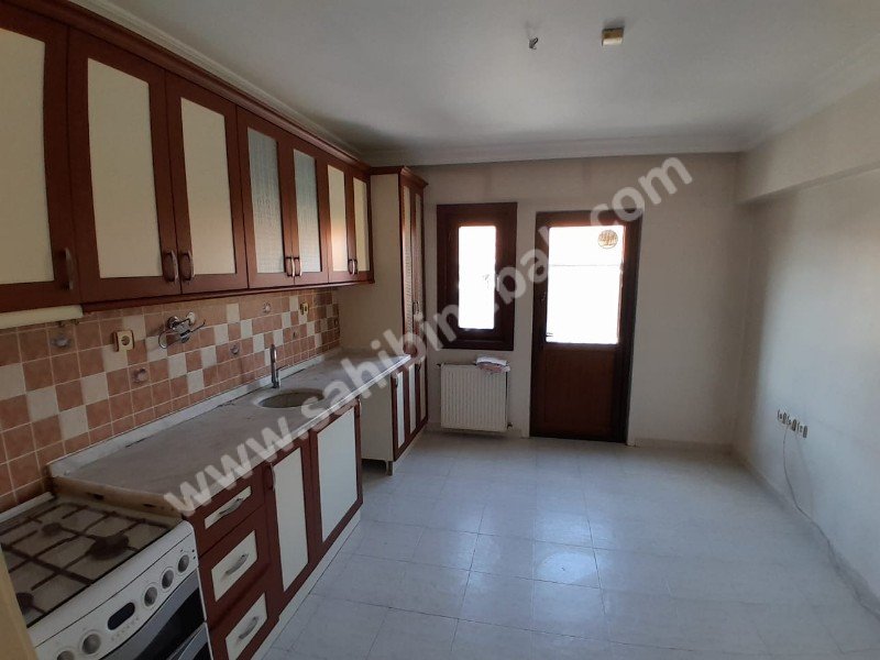 DUYGULU SOK. KİRALIK 5+1 DUBLEX 3.KAT 3 BALKON TERASLI ŞÖMİNELİ FULL YAPILI