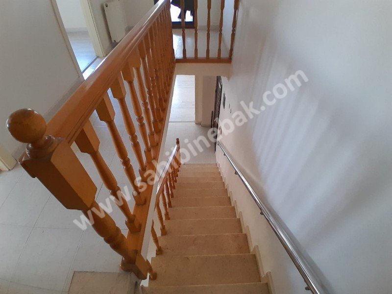 DUYGULU SOK. KİRALIK 5+1 DUBLEX 3.KAT 3 BALKON TERASLI ŞÖMİNELİ FULL YAPILI