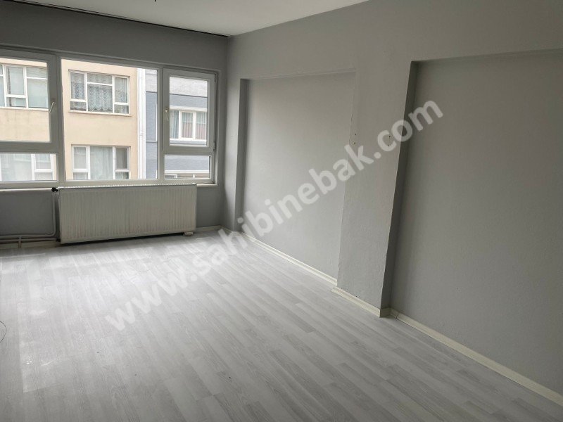 BURSA SETBAŞI İPEKÇİLİK'TE KİRALIK 3.KAT 2+1  80m2 DAİRE